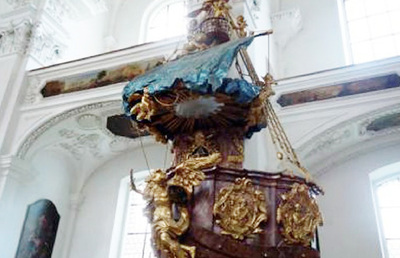 'Schiffskanzel' von Ignaz Hillenbrand, Anfang 18. Jh., Kloster Irsee (Schwaben). Foto: J. Rauchenberger