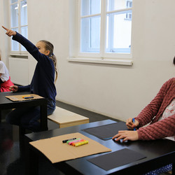 Paradieswerkstatt Malworkshop in der Ausstellung 'Innergärten und Trotzdemblüten' von Alois Neuhold Foto: KULTUM/Andrea Hopper