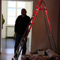 NINAVALE. Ausstellungsaufbau. 'Paradise is temporarily closed. God' KULTUM Graz, 24. Oktober 2020 bis 12. Dezember 2020. Foto: KULTUM/Andrea Hopper