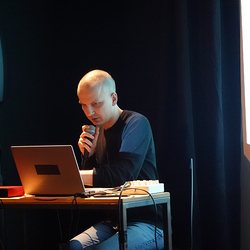 Neue Musik Konzert 'Broadsides' am 15. April 2026 im[Cubus] mit Weston Olencki und Lars Tuchel