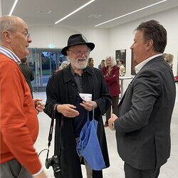 Gerhard Lojen (1935?2005) zum 20. Todestag: Er?ffnung KULTUMUSEUM im Spiegelgitterhaus Gleisdorf, 17.10.2025. Kurator Johannes Rauchenberger f?hrt in das Werk des K?nstlers ein.