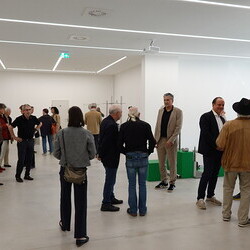 'Was tun Skulpturen ohne Aufsicht?' - Michael Kienzer und Anneliese Schrenk,KULTUMUSEUM im Spiegelgitterhaus Gleisdorf, 22. Mai 2026, Eröffnung: Kurator Johannes Rauchenberger