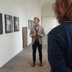  13. Themenführung in der Ausstellung 'Gott hat kein Museum' am 11.4.2026 zum Thema 'Wunder&Widersprüche'