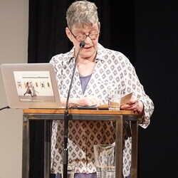  Ulrike Grossarth: Zwischenlandung auf Metaebenen. Reihe GOTT RAUM KUNST