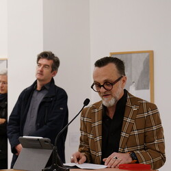 Eröffnung des Spiegelgitterhauses Gleisdorf (Sammlung Wolf) durch Bürgermeister Christoph Stark, Landeshauptmann Christopher Drexler und Diözesanbischof Wilhelm Krautwaschl.Laudatio: Walter Prügger,Einführung in die Ausstellung 'WENDEZEITEN/ZEITENW