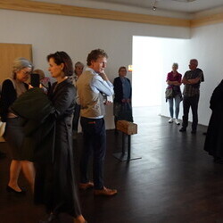                                 Führung von Kurator Johannes Rauchenberger durch die Ausstellung: 'Maaria Wirkkala: NUN MEHR – MEANTIME', 14. Mai 2025