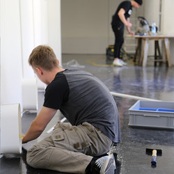 NINAVALE. Ausstellungsaufbau. 'Paradise is temporarily closed. God' KULTUM Graz, 24. Oktober 2020 bis 12. Dezember 2020. Foto: KULTUM/Andrea Hopper