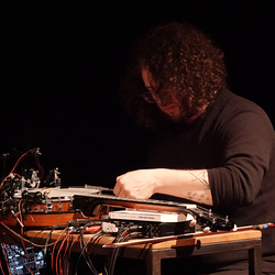 Neue Musik Konzert 'Broadsides' am 15. April 2026 im[Cubus] mit Weston Olencki und Lars Tuchel