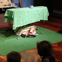 Frau Meier die Amsel, Mezzanintheater, JUNGES PUBLIKUM, September 2021. Foto: KULTUM