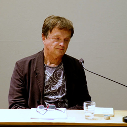 Doppelte Gäste: Thomas Ballhausen und Ferdinand Schmatz – 500 mg Orpheus Forte. | 17. November 2023 | Einführung: Barbara Rauchenberger  | Moderation des Gesprächs: Helwig Brunner. Foto: J. Rauchenberger