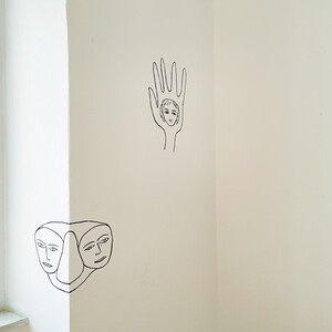 Ausstellung: 'SISTERS OF THE LABYRINTH' von Renate Kordon und Tamara Friebel, KULTUM Graz, 2. bis 23. März 2024Raum 1: Raumzeichnungen von Renate Kordon  Foto: Johannes Rauchenberger