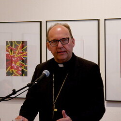 Ausstellungseröffnung:  GOTT HAT KEIN MUSEUM. Aspekte von Religion in Kunst der Gegenwart, (50 Jahre KULTUM), steirischer herbst 25: Er?ffnung mit Bischof Hermann Glettler (Innsbruck) und Kurator Johannes Rauchenberger 26. September 2025