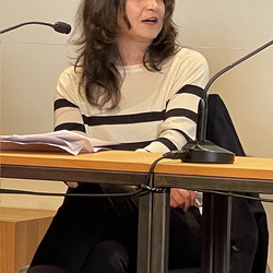 LITERATUR HOTEL: Luljeta Lleshanaku und Andrea Grill: DIE STADT DER ÄPFELKULTUM, 25. April 2022