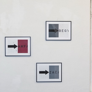 Peter Angerer: „Anfang“, 202018 Grafikunikate, Monoprint, Flachdruck, Elementendruck,Schablonenschrift, je 30cm x 40cm