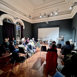 LITERATUR_DOPPELTE GAST_Kreidl_Callies. Foto: KULTUM