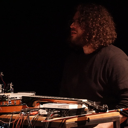 Neue Musik Konzert 'Broadsides' am 15. April 2026 im[Cubus] mit Weston Olencki und Lars Tuchel