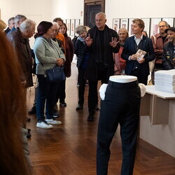 1. Kuratorenführung mit Johannes Rauchenberger und Künstlergespräche mit Michael Endlicher, Zlatko Kopljar, Reinhild Gerum, Heribert Friedl, Wilhelm Scheruebl, Alois Neuhold und Hannes Priesch – Rundgang im steirischen herbst 25, 27. September 2025