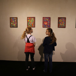 Paradieswerkstatt Malworkshop in der Ausstellung 'Innergärten und Trotzdemblüten' von Alois Neuhold Foto: KULTUM/Andrea Hopper