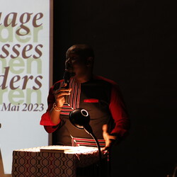 'language crosses borders': Tage der afrikanischen Literaturen: KULTUM Graz und Kunsthaus Graz, 5.?7. Mai 2023  Er?ffnung am Freitag, 5. Mai im KULTUM