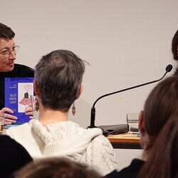                                 Literatur Hotel Julia Cimafiejeva und Tatjana Petzer am 20.1.2026