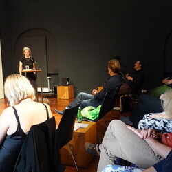                                 LITERATUR HOTEL: Monika Rinck: 'Eine Verkehrspolitik der Tr?ume'Einf?hrung und Gespr?ch: Stefan Schmitzer, KULTUM Literatur, 26.6.2025