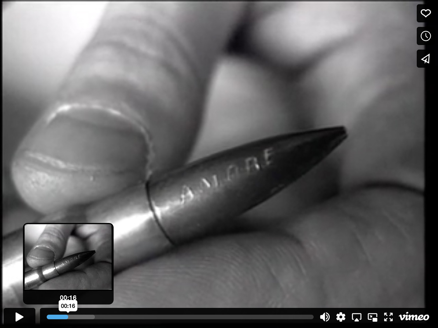 Zlatko Kopljar(geb. 1962 in Zenica (YU), lebt in Zagreb (HR))Love shot / 1996Performance / Mini DV video / 3 24