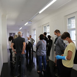 KURATORINNENFÜHRUNG, Juli 2021, Ausstellung EINATMEN-AUSATMEN. Foto: KULTUM
