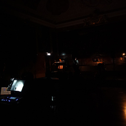 Abschluss der 4. Blumenbergtage am 14.3.26 im Minoritensaal mit einem Live-Hörspiel inszeniert von büro lunaire, nach einem Text von Stefan Schmitzer, mit Kompositionen von A. Bauer, T. Urban, F. Kindlinger, G. T. Pérez, R. Schinwald. Tontechnik B. A