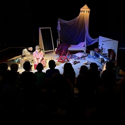 JUNGES PUBLIKUM_Gute Nacht_Mezzanin Theater Graz_20230305. Foto: KULTUM Graz/Hopper