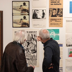 Im Bann (s)einer großen Erzählung: Josef Fink (1941–1999)Eröffnung im Minoritensaal, 28. Februar 2025Mit Johannes Rauchenberger, Elisabeth Koller (Kuratoren)Generalvika Erich Linhardt, Walter Prügger, Leiter des Ressorts 'Bildung, Kunst und Kultu