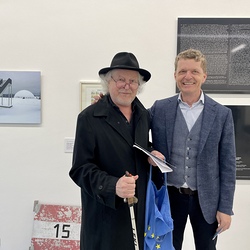 Eröffnung des Spiegelgitterhauses Gleisdorf (Sammlung Wolf) durch Bürgermeister Christoph Stark, Landeshauptmann Christopher Drexler und Diözesanbischof Wilhelm Krautwaschl.Laudatio: Walter Prügger,Einführung in die Ausstellung 'WENDEZEITEN/ZEITENW