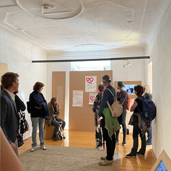 DE PROPAGANDA FIDE. Überraschende Glaubenswerbungen der Katholischen Kirche ? Kuratorenführung mit Johannes Rauchenberger im Rahmen des Galerientags des steirischen herbst, 24.9.2022 Foto: KULTUM/Alexandra Seyi