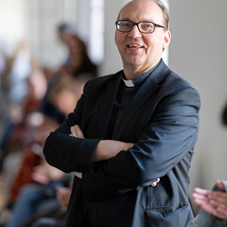 HENRY JESIONKA_FLEEING SHADOWS_Ausstellungseröffnung am 15. Juni 2023. Foto: © La Strada Graz / Nikola Milatovic