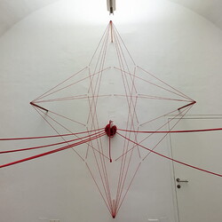 Aufbau der Ausstellung: Zenita Komad: NIE WIEDER KRIEG!KULTUM MUSEUM Graz, Jänner 2024Foto: KULTUM/Aufbauteam