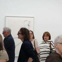 'Was tun Skulpturen ohne Aufsicht?' - Michael Kienzer und Anneliese Schrenk,KULTUMUSEUM im Spiegelgitterhaus Gleisdorf, 22. Mai 2026, Eröffnung: Kurator Johannes Rauchenberger