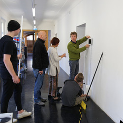 NINAVALE. Ausstellungsaufbau. 'Paradise is temporarily closed. God' KULTUM Graz, 24. Oktober 2020 bis 12. Dezember 2020. Foto: KULTUM/Andrea Hopper