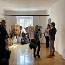 DE PROPAGANDA FIDE. Überraschende Glaubenswerbungen der Katholischen Kirche ? Kuratorenführung mit Johannes Rauchenberger im Rahmen des Galerientags des steirischen herbst, 24.9.2022 Foto: KULTUM/Alexandra Seyi