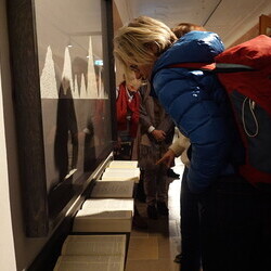  9. Themenführung über 'Bodies & Souls' in der Ausstellung 'Gott hat kein Museum' mit Kurator Johannes Rauchenberger. Special Guest: Daniel A. Zaman. KULTUMUSEUM Graz, 21.1.2026