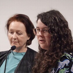                                 Diagonale-Werkstattgespr?ch: PRINZpod - die Kunstkomplizen. Nathalie Pollauf im Gespr?ch mit Brigitte Prinzgau, Thomas Podgorschek und der Regisseurin Ebba Sinzinger