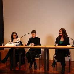 LITERATUR HOTEL: Luljeta Lleshanaku und Andrea Grill: DIE STADT DER ÄPFELKULTUM, 25. April 2022