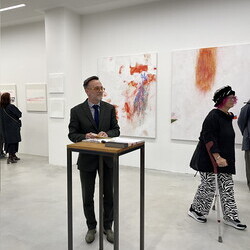 Gerhard Lojen (1935?2005) zum 20. Todestag: Er?ffnung KULTUMUSEUM im Spiegelgitterhaus Gleisdorf, 17.10.2025. Kurator Johannes Rauchenberger f?hrt in das Werk des K?nstlers ein.