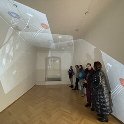 Eröffnung der Ausstellung: 'SISTERS OF THE LABYRINTH' von Renate Kordon und Tamara Friebel, KULTUM Graz, 2. März 2024. Foto: KULTUM/Johannes Rauchenberger