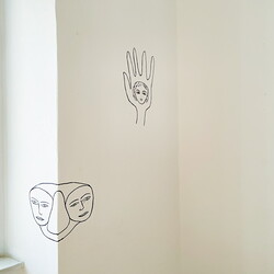 Aufbau der Ausstellung: 'SISTERS OF THE LABYRINTH' von Renate Kordon und Tamara Friebel, KULTUM Graz, 2.-23.März 2024  Foto: KULTUM/Johannes Rauchenberger