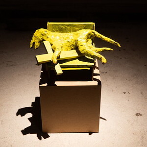 Guillaume Bruère, * 1976 in Châtellerault (FR), lebt in Berlin (DE), O.T., (Agnus Dei), 2002, div. Materialien, KULTUMUSEUMGraz, aus: Glaube Liebe Hoffnung (2018)