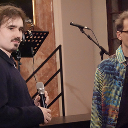 Abschluss der 4. Blumenbergtage am 14.3.26 im Minoritensaal mit einem Live-Hörspiel inszeniert von büro lunaire, nach einem Text von Stefan Schmitzer, mit Kompositionen von A. Bauer, T. Urban, F. Kindlinger, G. T. Pérez, R. Schinwald. Tontechnik B. A