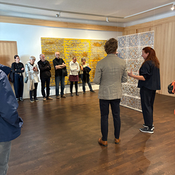 Auftakt des steirischen herbst Rundgangs im KULTUM, mit dabei die Künstler*innen Elisabeth Gschiel und Wilfried Gerstel