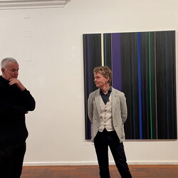 Zlatko Kopljar führte mit Kurator Johannes Rauchenberger durch die Ausstellung 'AUSLÖSCHUNG', 23.11.2024