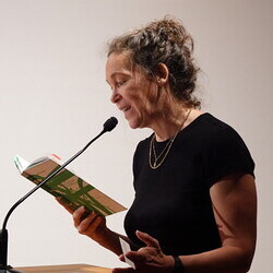                                 LITERATUR HOTEL: Monika Rinck: 'Eine Verkehrspolitik der Tr?ume'Einf?hrung und Gespr?ch: Stefan Schmitzer, KULTUM Literatur, 26.6.2025