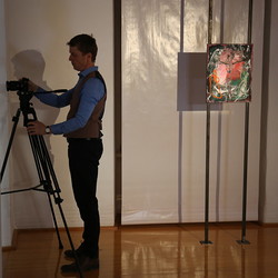 Guillaume Bruere, Dead & Alive. Alte Meister, 2021,  Ausstellungsaufbau. Foto: KULTUM/Andrea Hopper