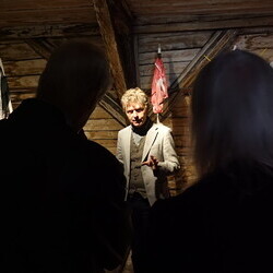 aktuelle kunst in Graz, Galerientage 2026: Künstleringespräch mit Claudia Schink und Themenführung #14 bei 'Gott hat kein Museum' mit Kurator Johannes Rauchenberger.  KULTUMUSEUM Graz, 25.4.2026